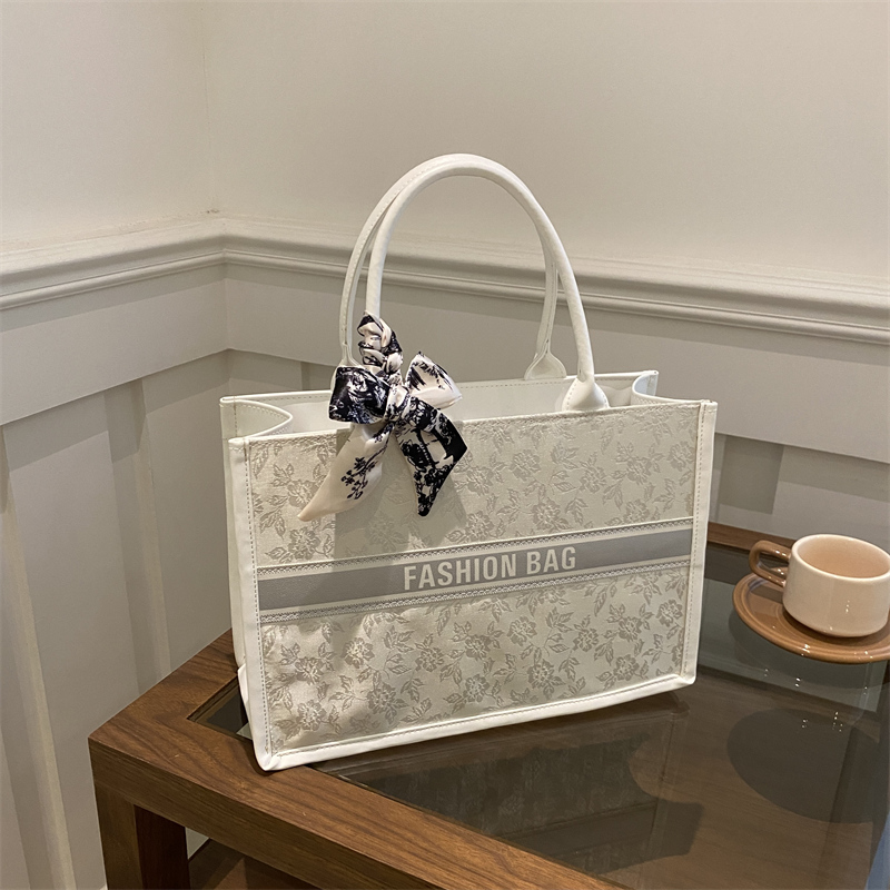 Luxury Elegant Women Tote Bag  - Leatherwork Letters ulasan dan harga